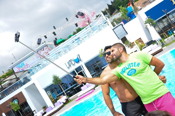 Publicity Sea The World In Colors